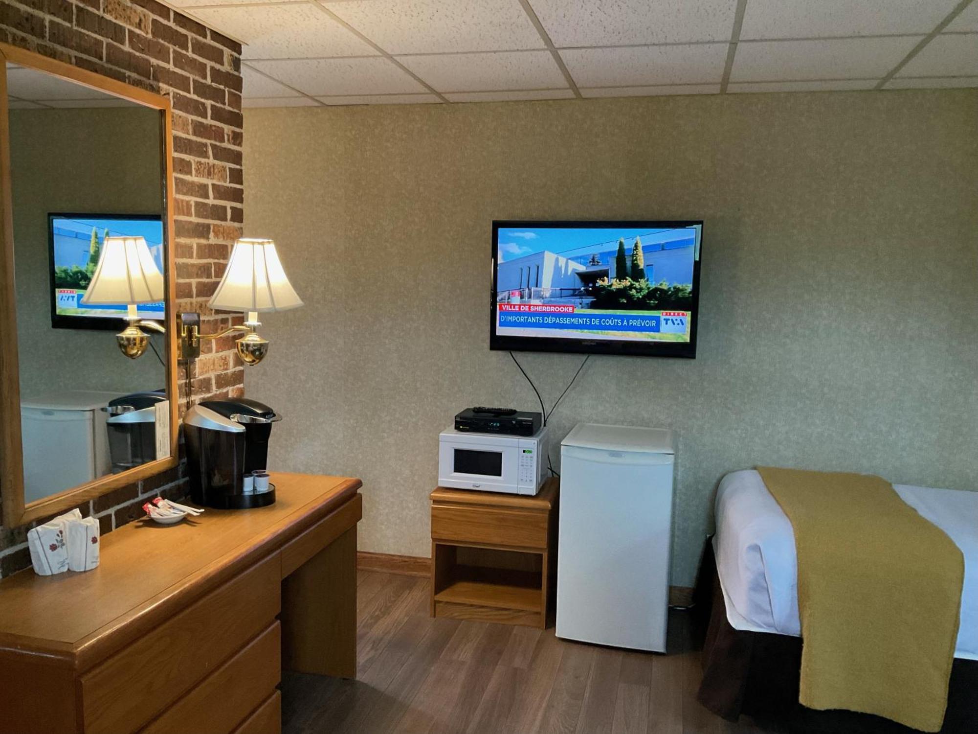 La Paysanne Motel&Hotel Sherbrooke Esterno foto
