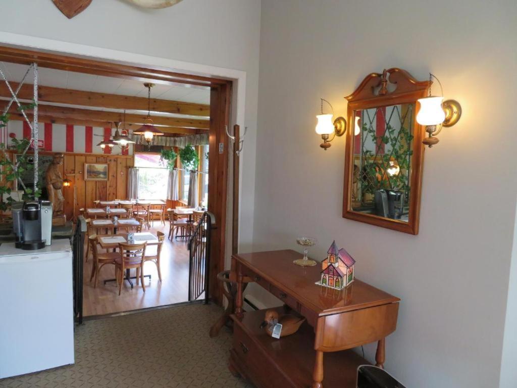 La Paysanne Motel&Hotel Sherbrooke Esterno foto