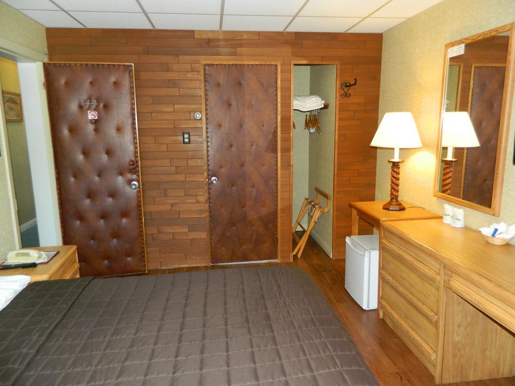 La Paysanne Motel&Hotel Sherbrooke Esterno foto