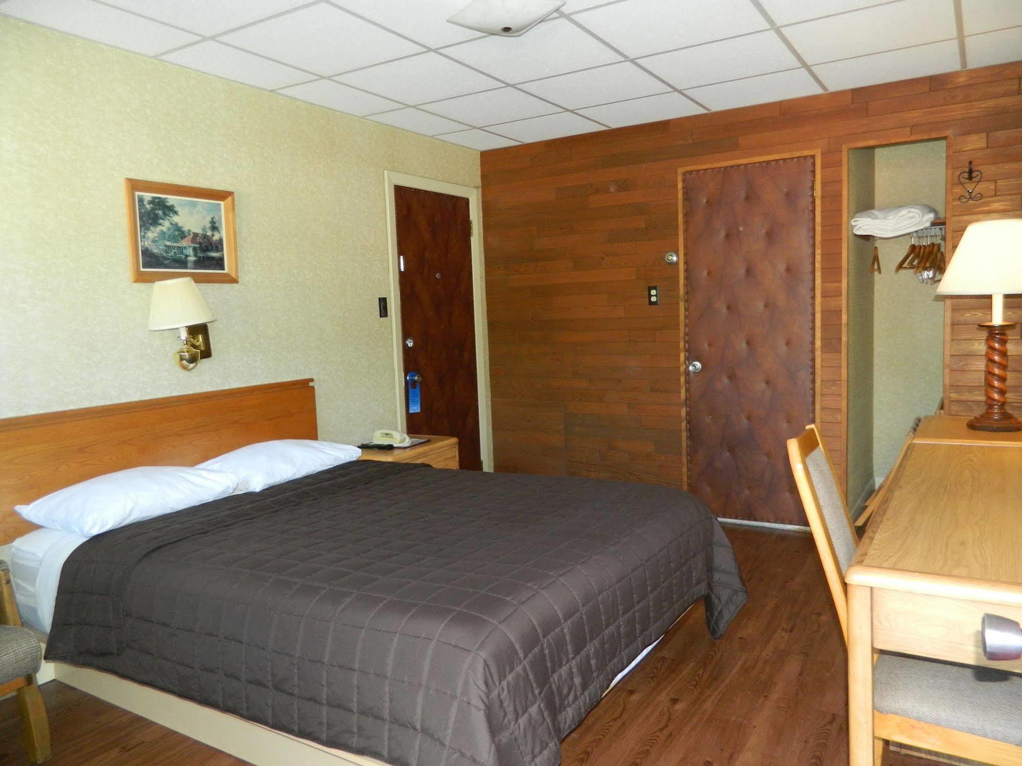 La Paysanne Motel&Hotel Sherbrooke Esterno foto