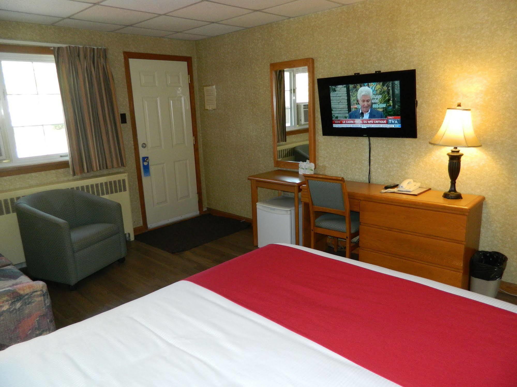 La Paysanne Motel&Hotel Sherbrooke Esterno foto