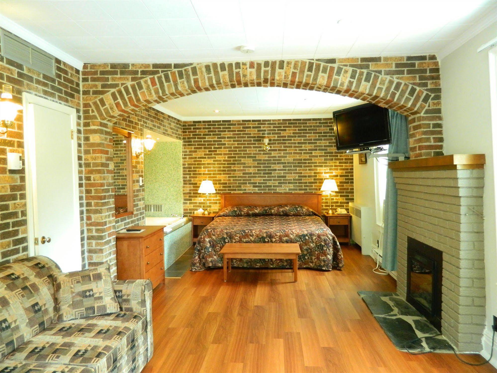 La Paysanne Motel&Hotel Sherbrooke Esterno foto